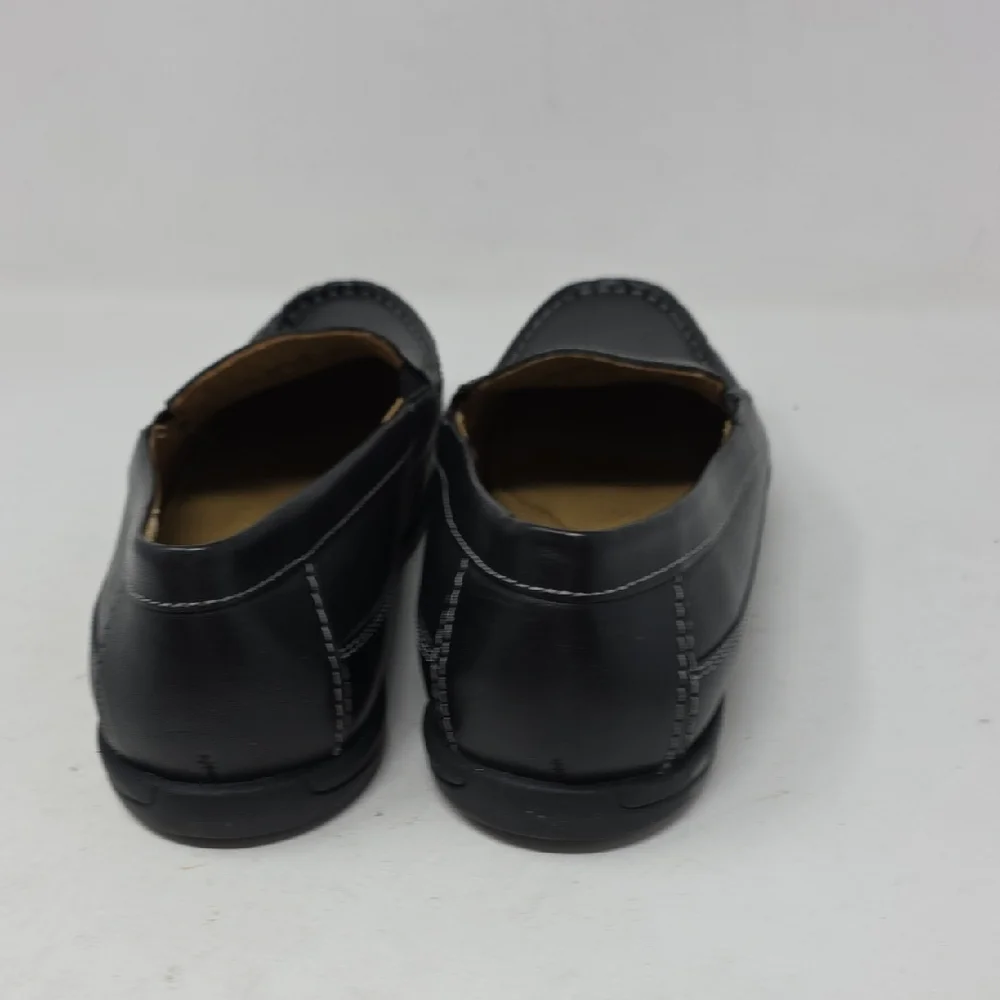Johnston & Murphy Black Moccasins with Sleek Leather Design Boys Size 3